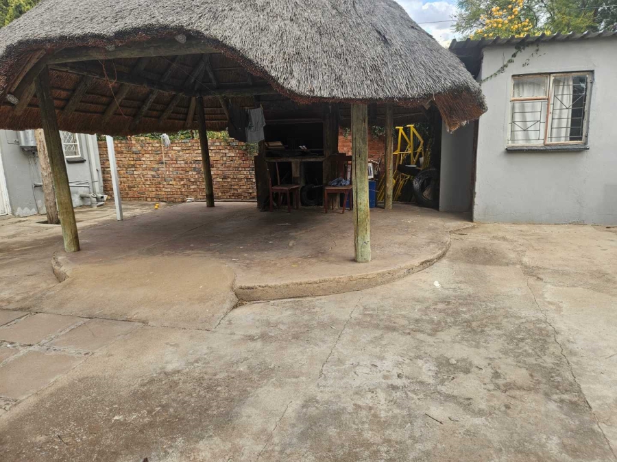 To Let 4 Bedroom Property for Rent in Verwoerdpark Northern Cape